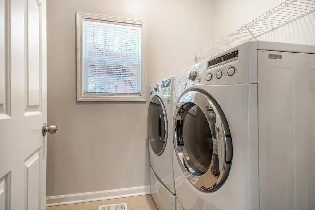 Stylish Cozi Abode Of Atlanta Villa ภายนอก รูปภาพ